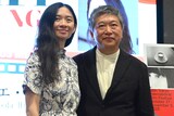 「国際交流基金×東京国際映画祭 co-present 交流ラウンジ」で対談したクロエ・ジャオ（左）と是枝裕和（右）
