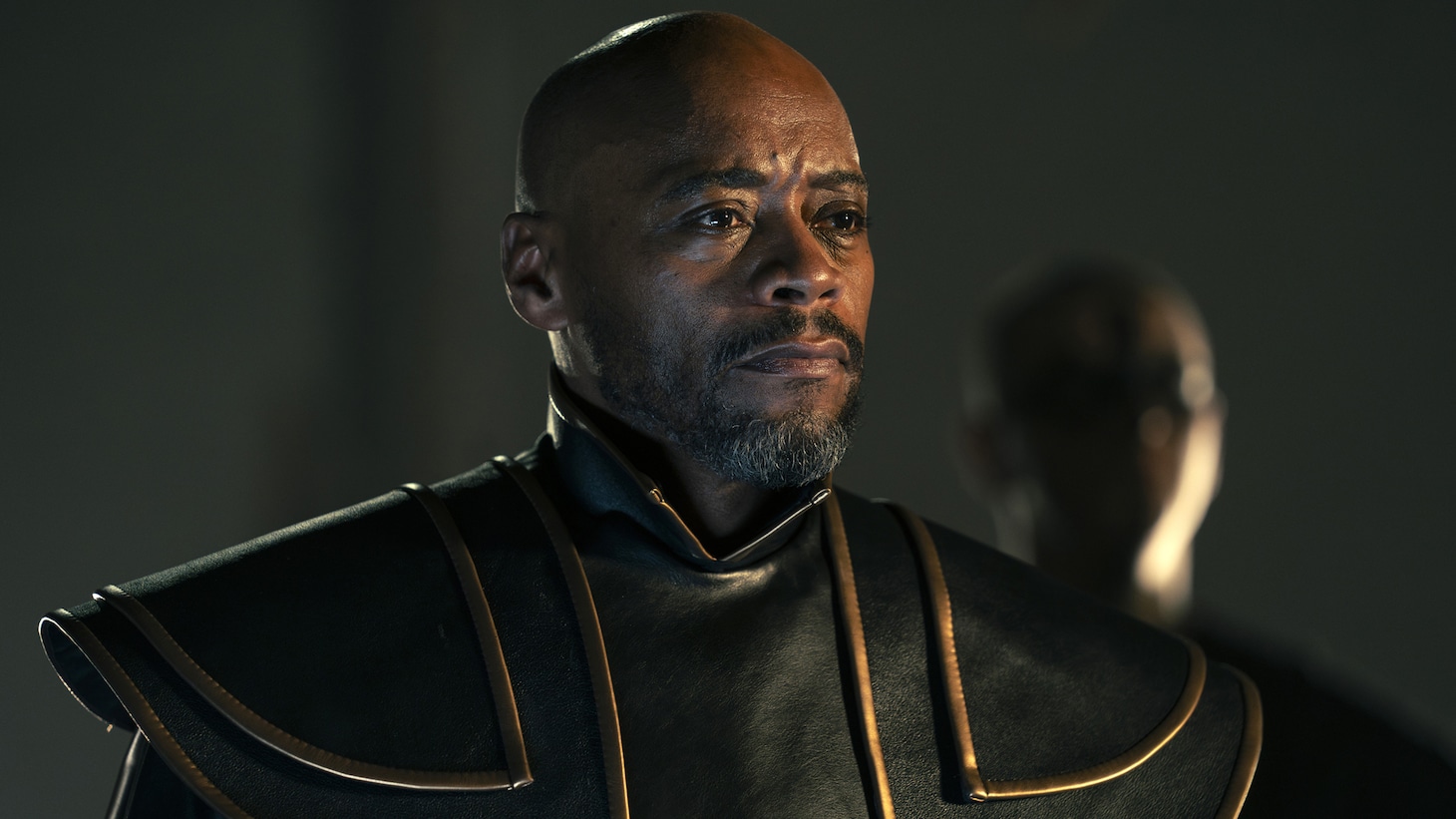 フレイザー・ジェームズ演じる教会の総司教