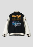 「ストレンジャー・シングス 未知の世界」The SQUAWK｜スタジャン（背面デザイン / 税込1万7000円）