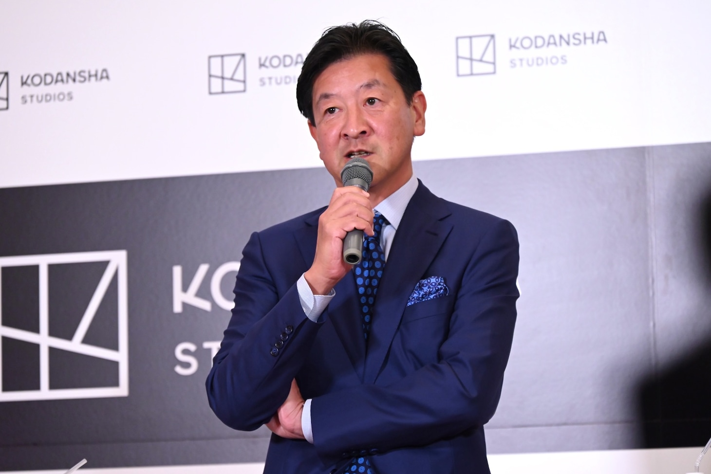 講談社の代表取締役社長である野間省伸