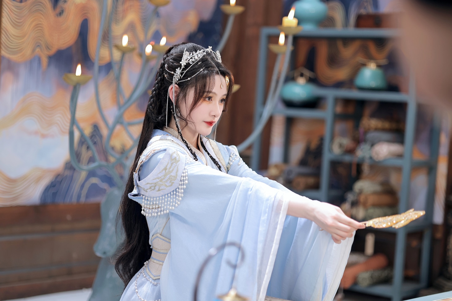 ジョン・ユエユエ（郑月月）演じる越曦