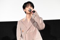 映画「富士山と、コーヒーと、しあわせの数式」公開御礼舞台挨拶に登壇した豆原一成（JO1）