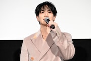 映画「富士山と、コーヒーと、しあわせの数式」公開御礼舞台挨拶に登壇した豆原一成（JO1）