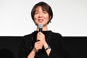 映画「富士山と、コーヒーと、しあわせの数式」公開御礼舞台挨拶に登壇したまなべゆきこ
