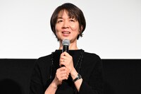 映画「富士山と、コーヒーと、しあわせの数式」公開御礼舞台挨拶に登壇したまなべゆきこ