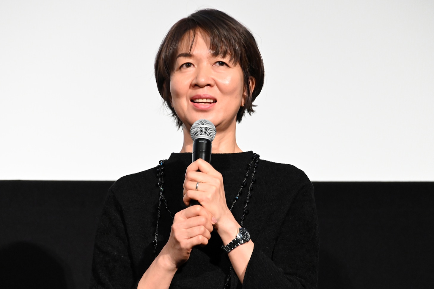 映画「富士山と、コーヒーと、しあわせの数式」公開御礼舞台挨拶に登壇したまなべゆきこ