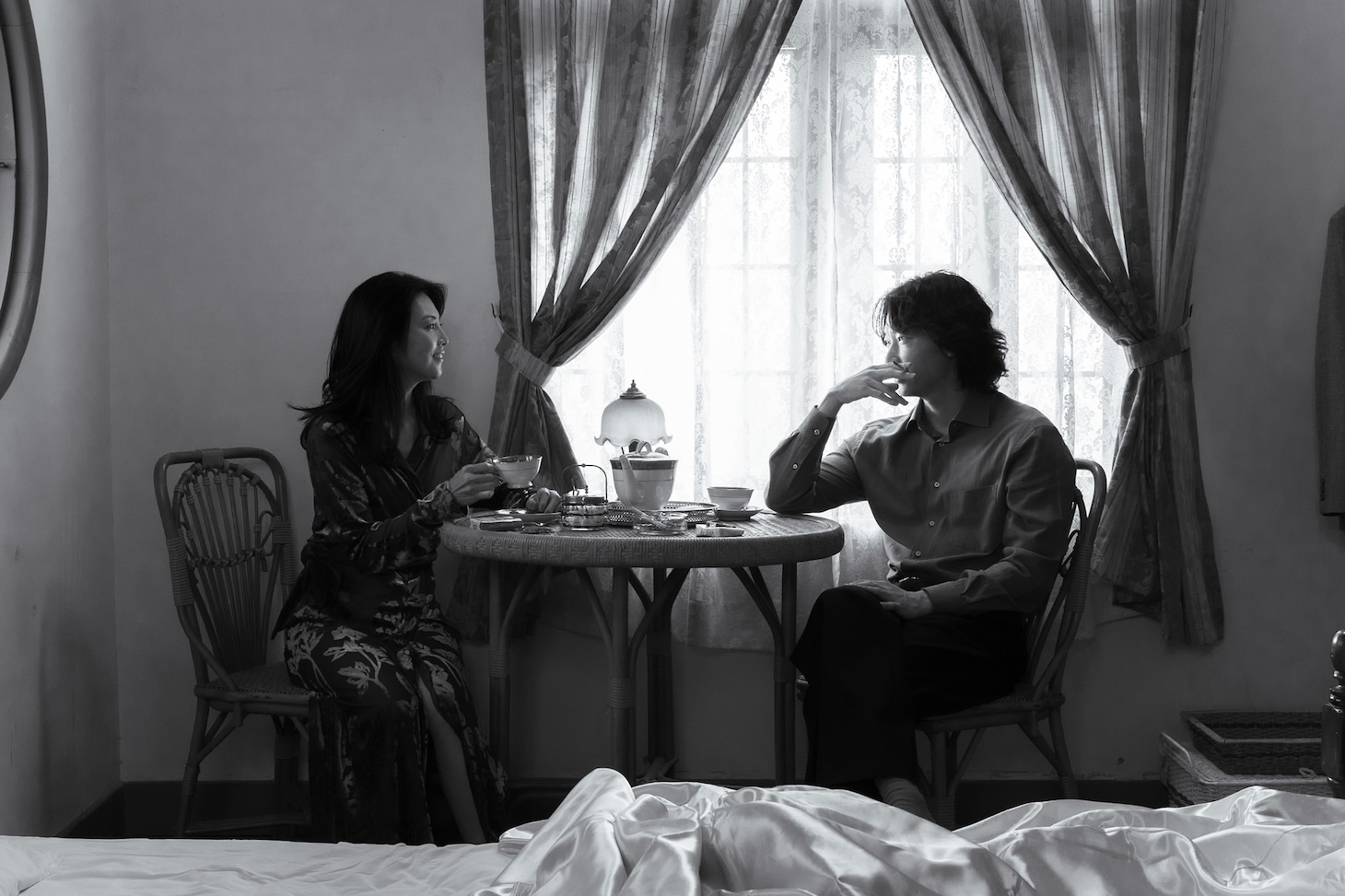 「星と月は天の穴」新場面写真