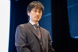 ドラマ「プロパガンダゲーム」中村俊介演じる渡辺の出演シーン。電央堂のマーケティング局長で、“プロパガンダゲーム”の立案者でもある