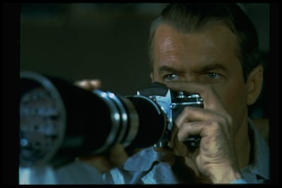 「裏窓」場面写真 ©︎2000 Universal Studios