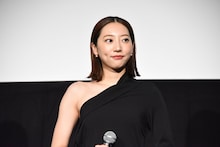 「おいしい給食」舞台挨拶に生徒役キャストが大集合、市原隼人「皆さんの幸せが僕の幸せ」