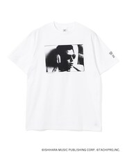 舘ひろしデビュー50周年記念ポップアップショップで販売される、Ambient Shaolin Effect（浮遊少林響効）コラボのHeadphone Tee（サイズ：M、L、XL、XXL / 税込8250円）