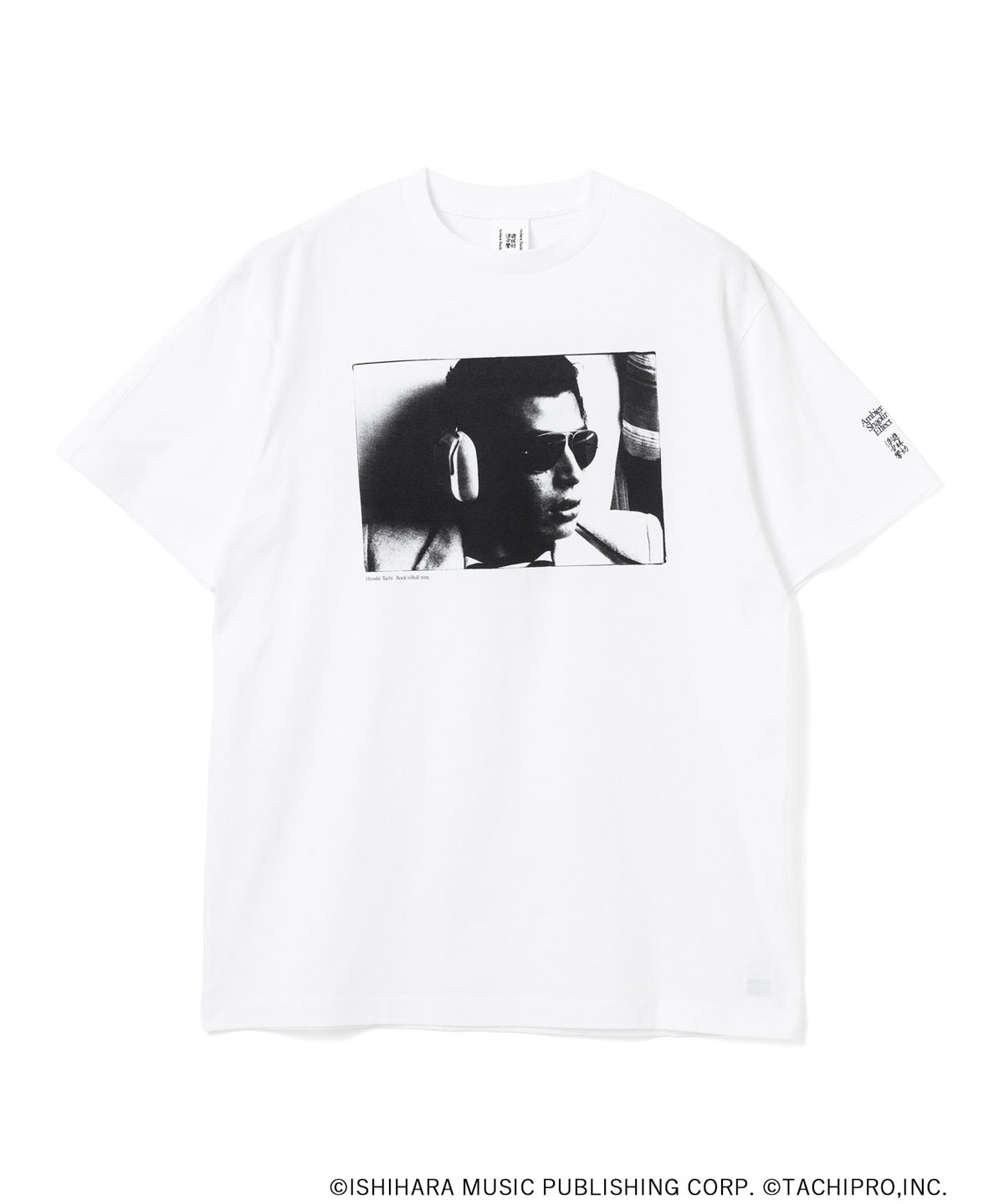 舘ひろしデビュー50周年記念ポップアップショップで販売される、Ambient Shaolin Effect（浮遊少林響効）コラボのHeadphone Tee（サイズ：M、L、XL、XXL / 税込8250円）