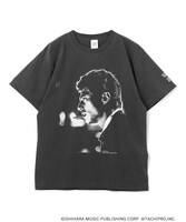 舘ひろしデビュー50周年記念ポップアップショップで販売される、Ambient Shaolin Effect（浮遊少林響効）コラボのMidnight T（サイズ：M、L、XL、XXL / 税込8250円）