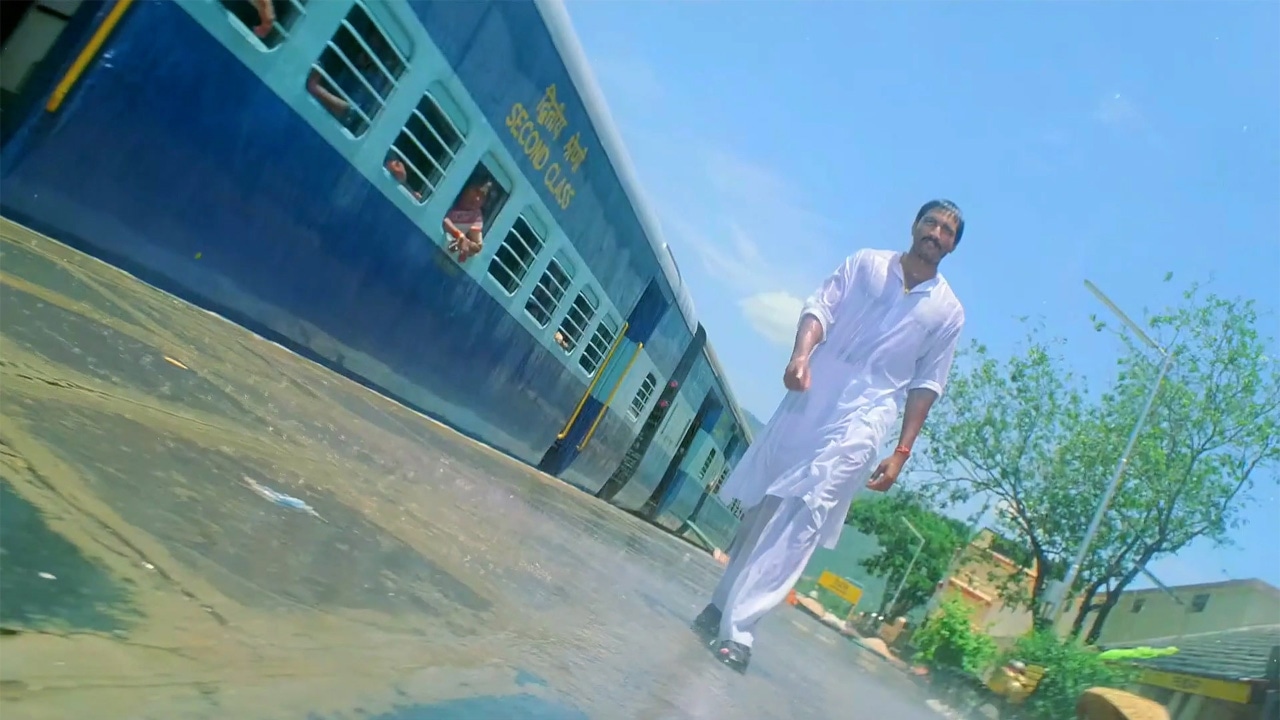 「雨が見つけた君」場面写真