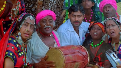 「雨が見つけた君」場面写真