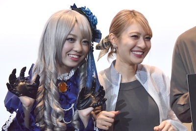 左から鎌田英怜奈、宮部のぞみ