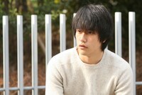 「人のセックスを笑うな」場面写真。松山ケンイチ演じるみるめ