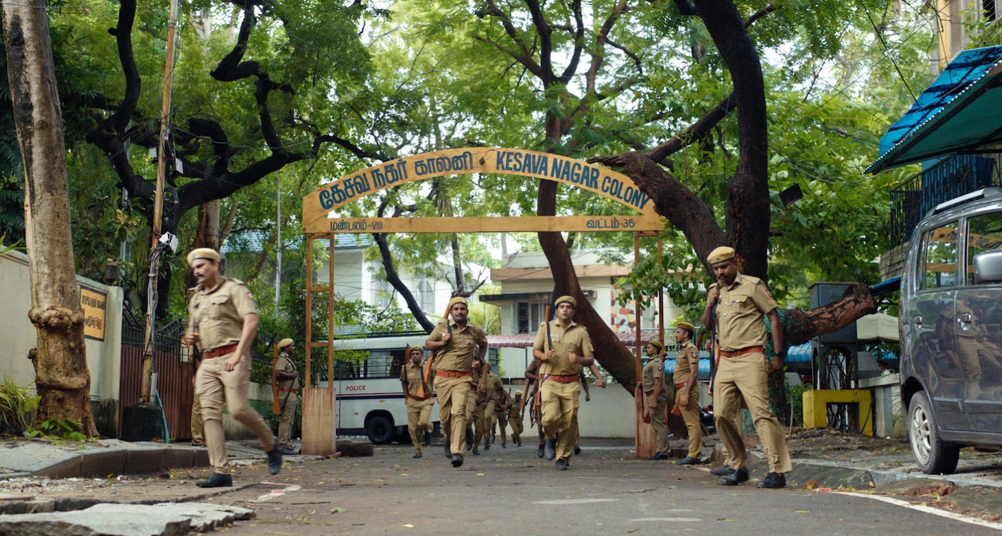 「ツーリストファミリー」場面写真