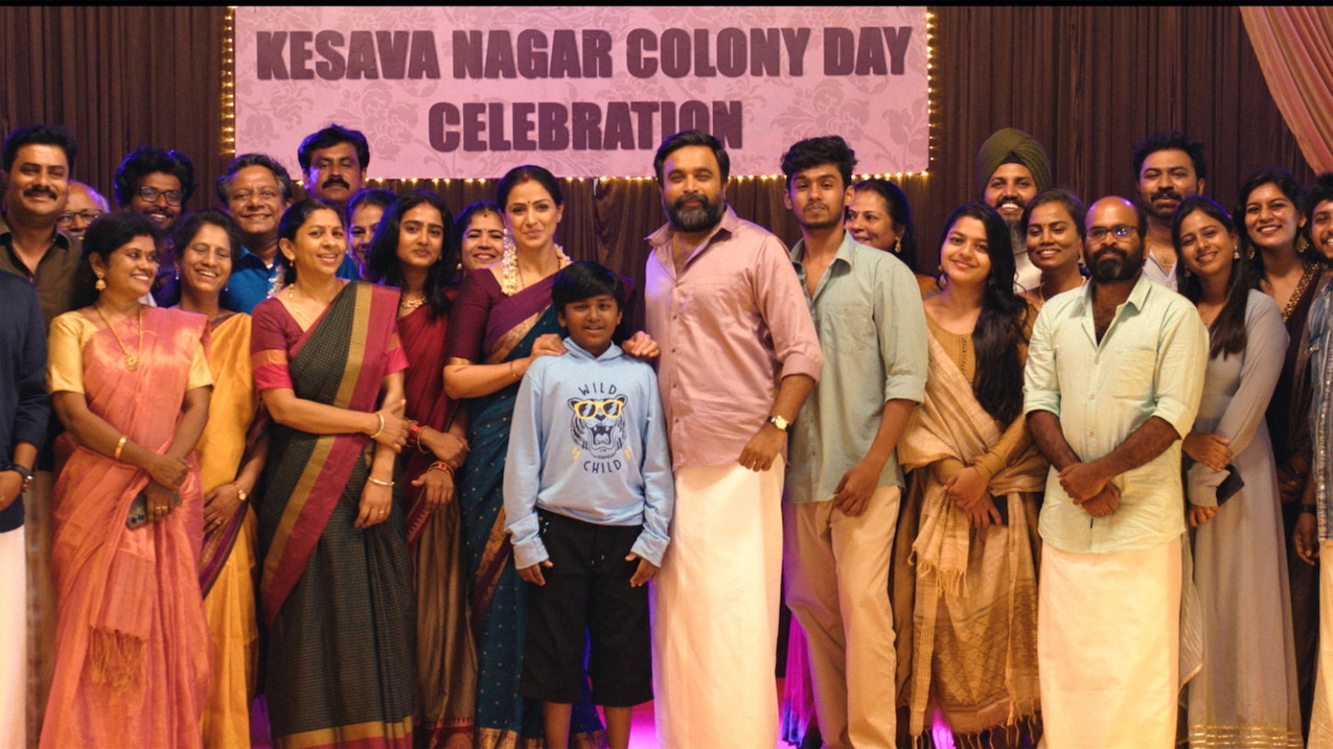 「ツーリストファミリー」場面写真