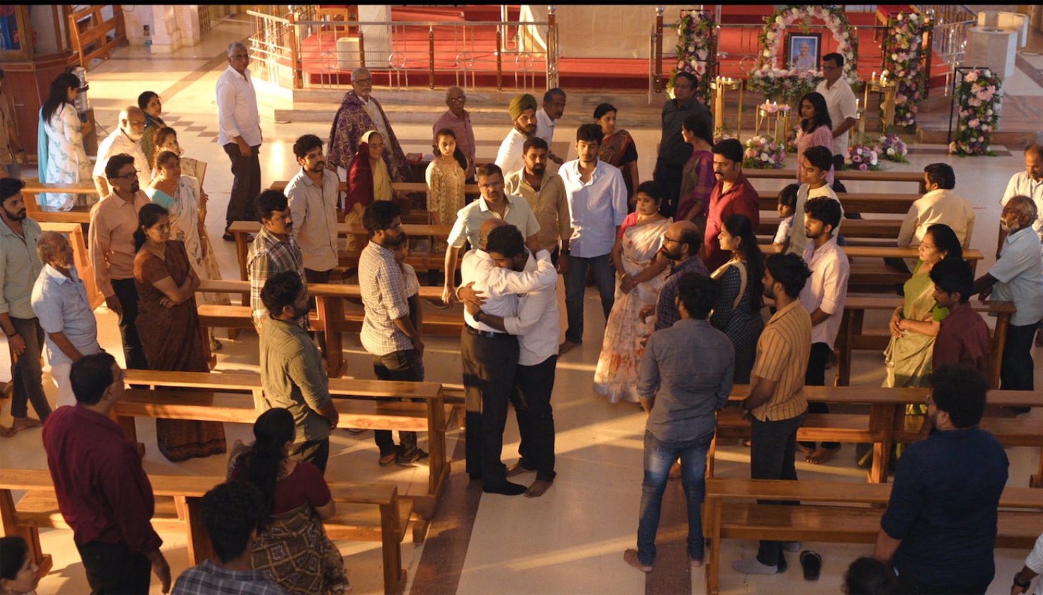 「ツーリストファミリー」場面写真