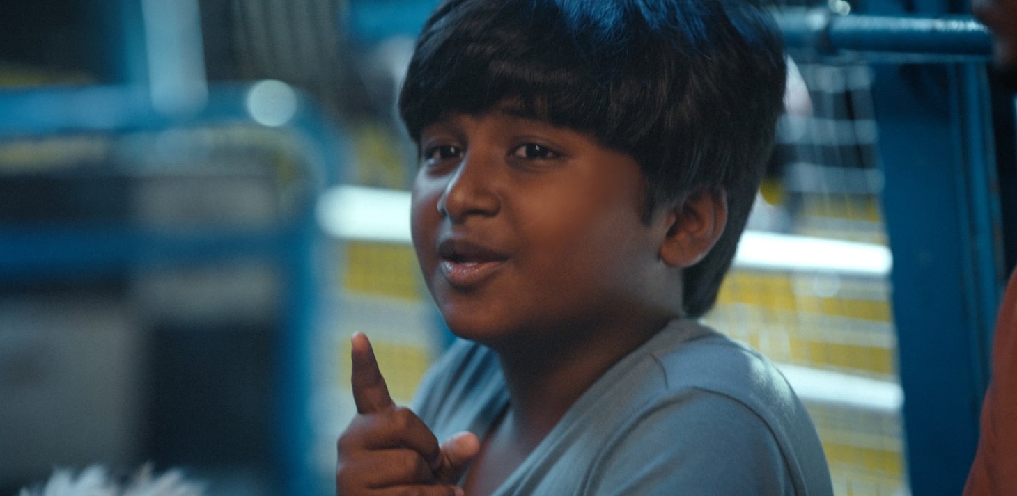 「ツーリストファミリー」場面写真