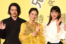 左からオダギリジョー、柴咲コウ、満島ひかり