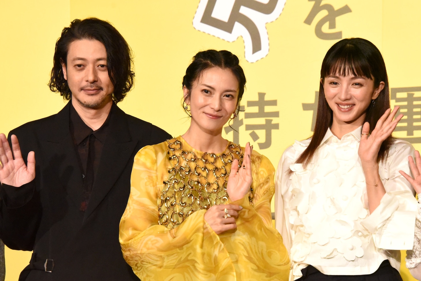 左からオダギリジョー、柴咲コウ、満島ひかり