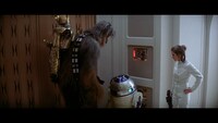 「スター・ウォーズ／帝国の逆襲 （エピソード5）」場面写真。チューバッカ（中央左）とC-3PO（左） ©2025 Lucasfilm Ltd.（ディズニープラスで見放題独占配信中）