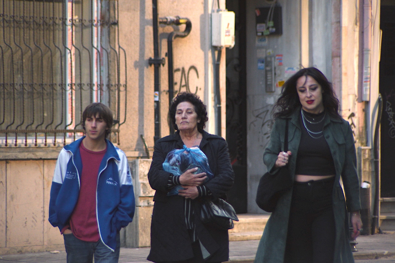 トランスジェンダーの姪を探す旅描く「CROSSING」公開、ベルリン映画祭テディ賞受賞作