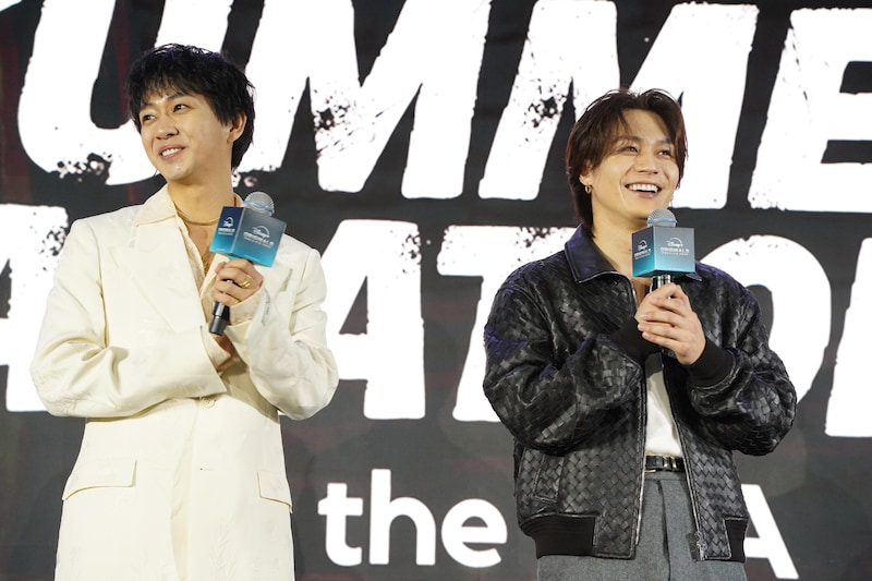 本日11月13日、香港ディズニーランド・ホテルで開催中の「ディズニープラス・オリジナル・プレビュー 2025」にて登壇した、Travis Japanの中村海人（左）と松田元太