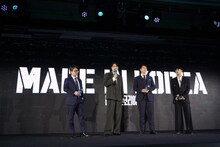 「メイド・イン・コリア」発表時の様子。左から監督のウ・ミンホ、チョン・ウソン、ヒョンビン、ウ・ドファン