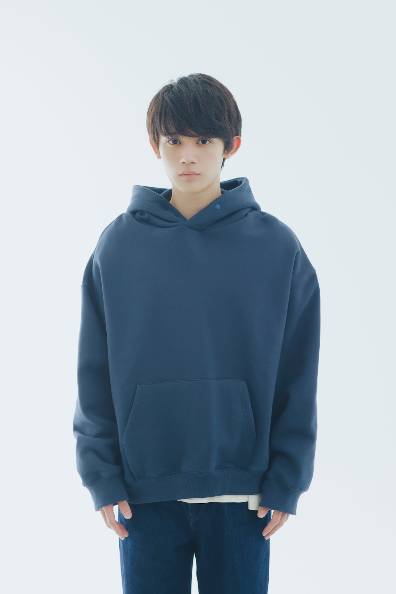 ドラマ「透明な夜に駆ける君と、目に見えない恋をした。」で空野かけるを演じる藤原大祐