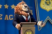 「ズートピア」ズートピア市長のライオン、レオドア・ライオンハート（声：玄田哲章）