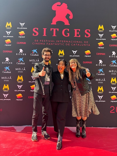 第58回シッチェス・カタロニア国際映画祭に参加したゆりやんレトリィバァ（中央）