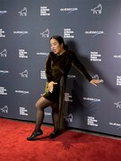 第54回モントリオール・ニュー・シネマ国際映画祭にて、ポーズを決めるゆりやんレトリィバァ