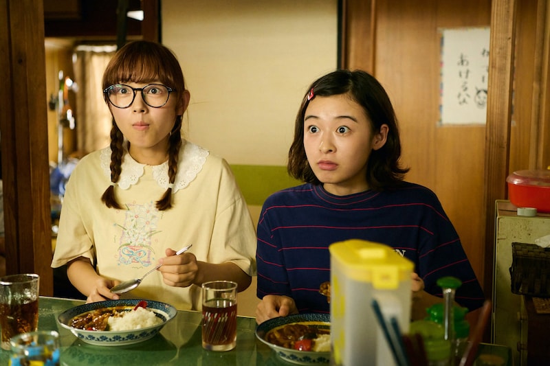 「ひらやすみ」第8回より、左から横山あかり（光嶌なづな）、小林なつみ（森七菜）