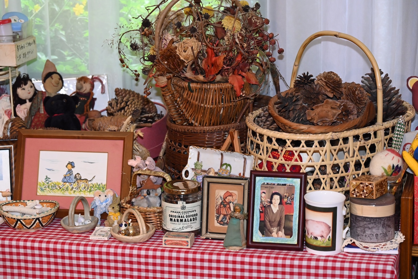 山脇百合子の仕事部屋の一角