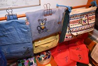 山脇百合子による刺繍