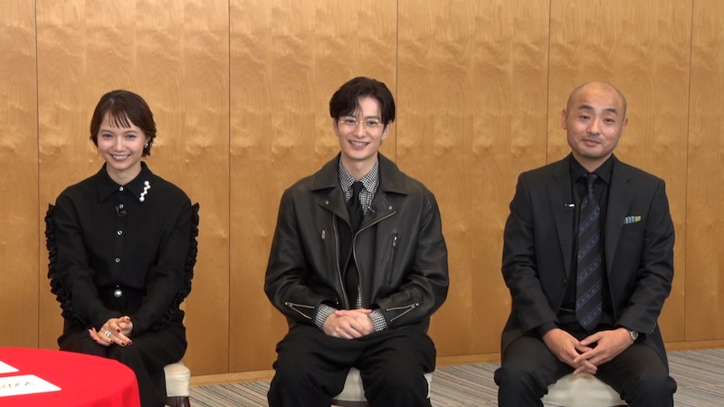 左から宮﨑あおい、岡田将生、宇野祥平