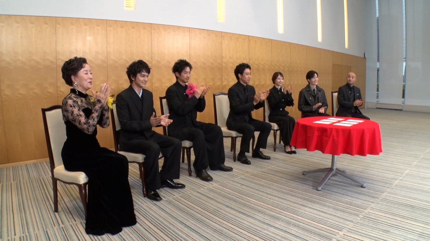 「ちょっとだけエスパー」TELASAスペシャル企画「ちょっとだけマル秘トーク」の様子