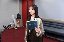 映画「クスノキの番人」のアフレコに臨む齋藤飛鳥