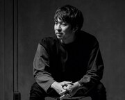 スペシャルドラマ「雪煙チェイス」の音楽を担当する大間々昂