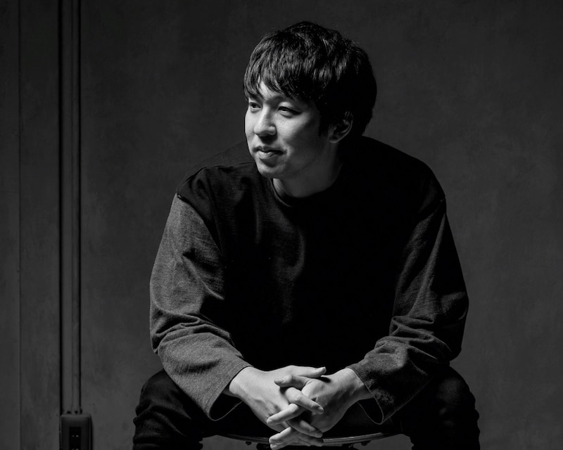 スペシャルドラマ「雪煙チェイス」の音楽を担当する大間々昂