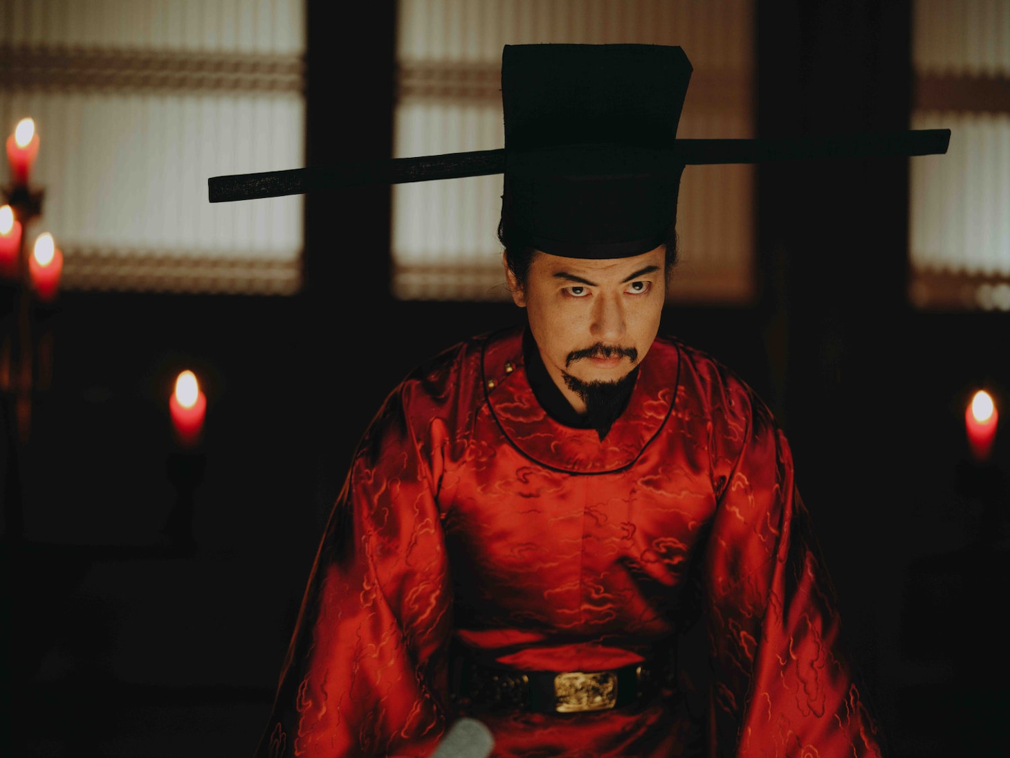 ドラマ「北方謙三 水滸伝」より、玉山鉄二演じる李富。国家の諜報組織・青蓮寺の幹部で、叛乱対策を担う