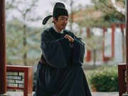 ドラマ「北方謙三 水滸伝」より、宮下修司演じる陸謙。“禁軍”の大将である高俅の部下