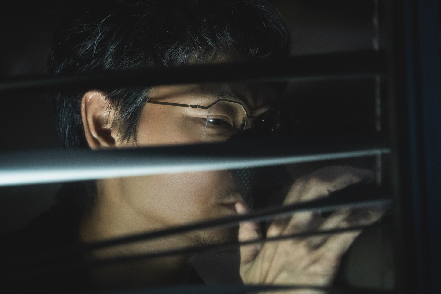 Netflixシリーズ「地面師たち」独占配信中 ©新庄耕／集英社