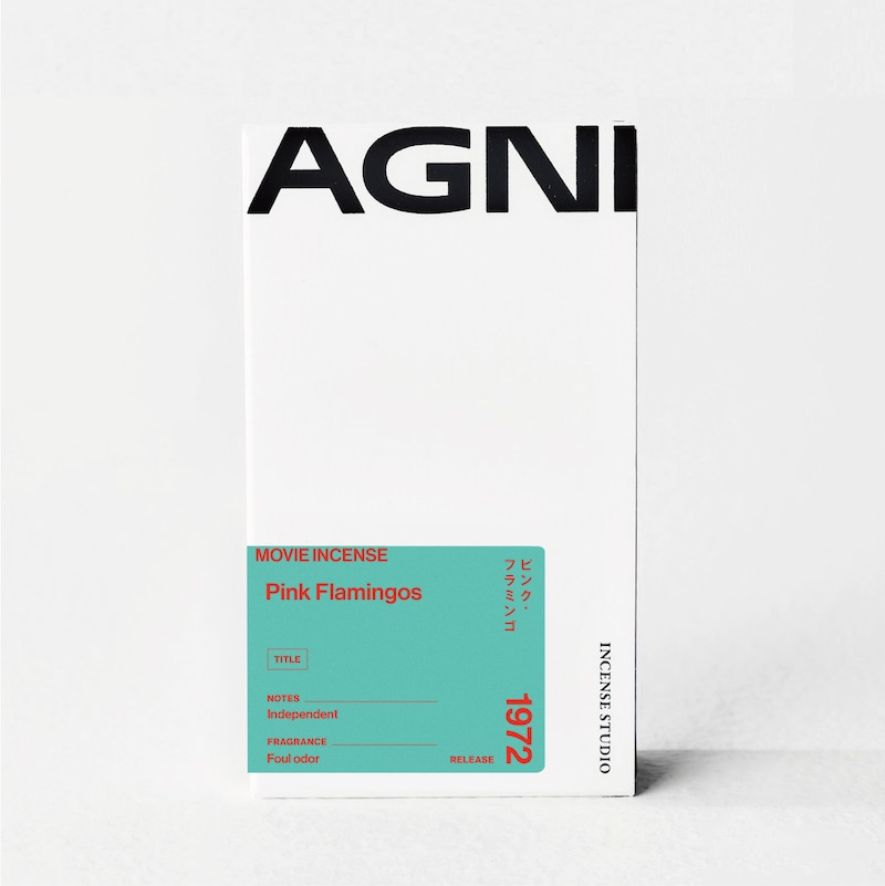 AGNI「MOVIE INCENSE」より、ジョン・ウォーターズ監督作「ピンク・フラミンゴ」をイメージしたインセンス（お香）のパッケージ。「世界でもっとも下品な香り」「フレグランスの風上にも置けないような、言葉で形容しがたい凶悪な悪臭」がするという