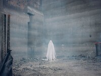 「A GHOST STORY／ア・ゴースト・ストーリー」メイン写真 ©2017 Scared Sheetless, LLC. All Rights Reserved.