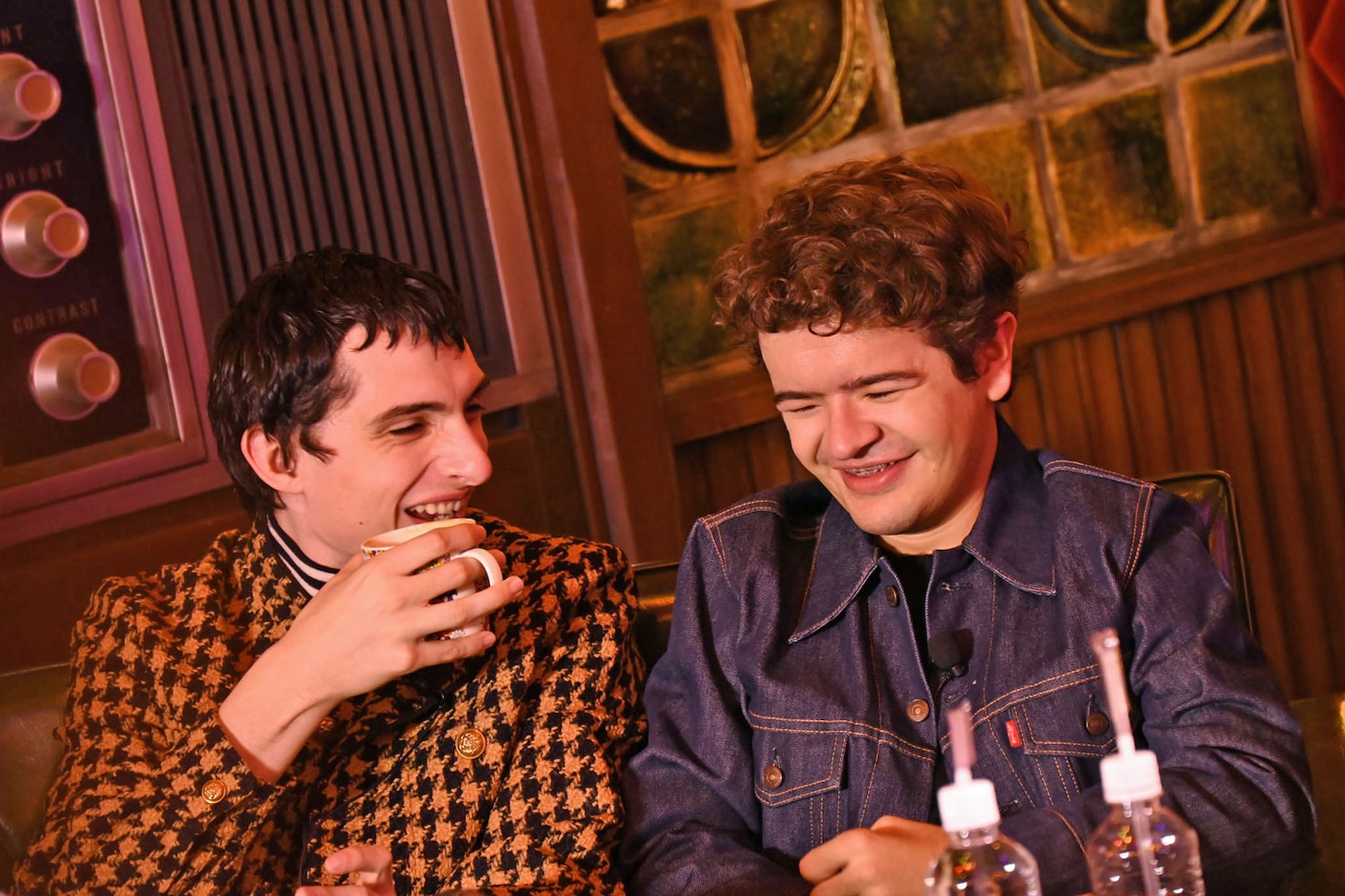 談笑するフィン・ヴォルフハルト（左）、ゲイテン・マタラッツォ（右）