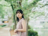 「架空の犬と嘘をつく猫」キャラクター写真（遠山かな子 / 深川麻衣）